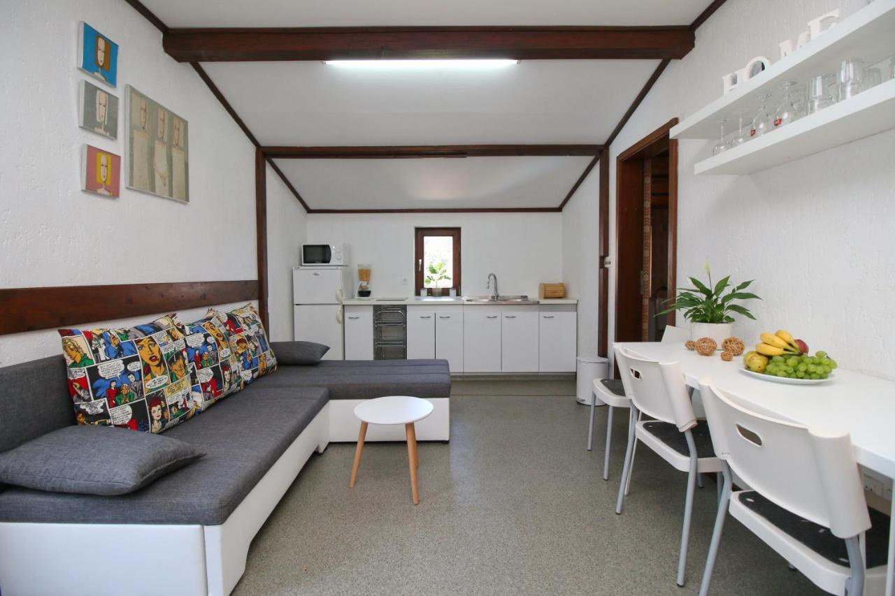 Apartment Nana 로비니 외부 사진